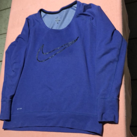 ⬇️⭐️ Nike Dri-Fit Women’s Crewneck/Sweatshirt - Picture 3 of 7